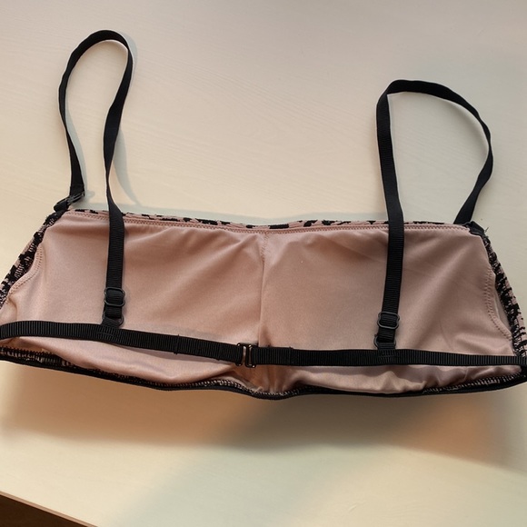 Victoria’s Secret Leopard Bikini Top - Picture 4 of 6